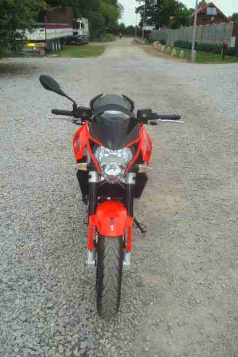 Aprilia Shiver 750 Modell 2014 ABS wenig Kilometer Werksgarantie 15Monate