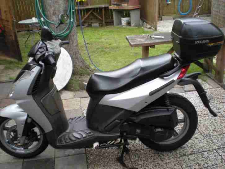 Aprilia Sportcity 125ccm Erstz. 2005 49854 km Silber Fahrbereit