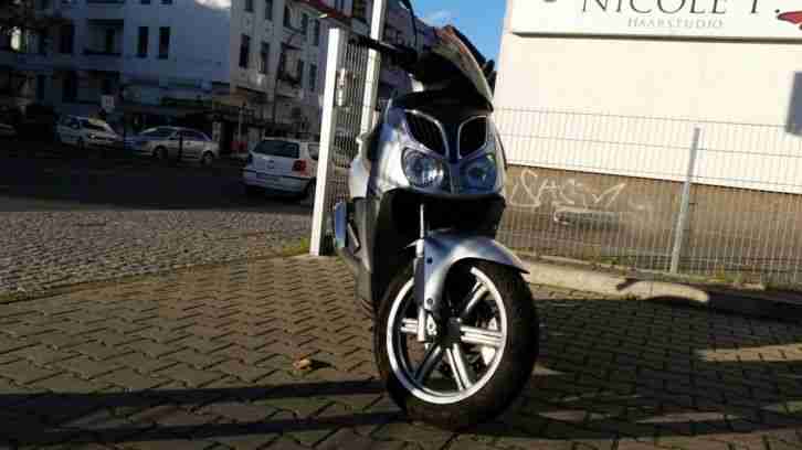 Aprilia Sportcity 200 Roller Tausch gegen PKW möglich auch Hilux Taro