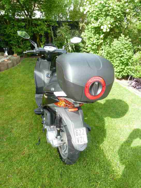 Aprilia Sportcity One 50 4-Takt Roller unfallfrei *Top Zustand* 45 km/h