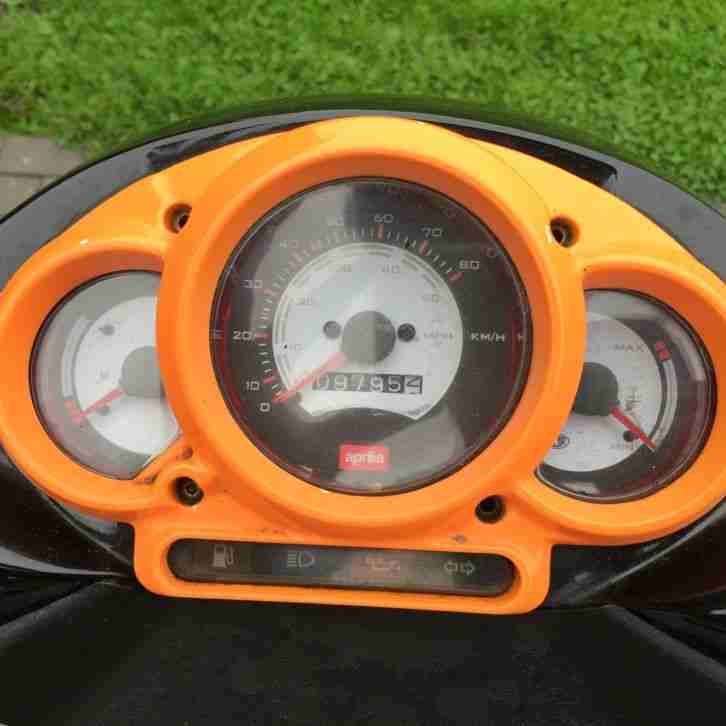 Aprilia Sr50 Baujahr 2011 25/45er Papiere