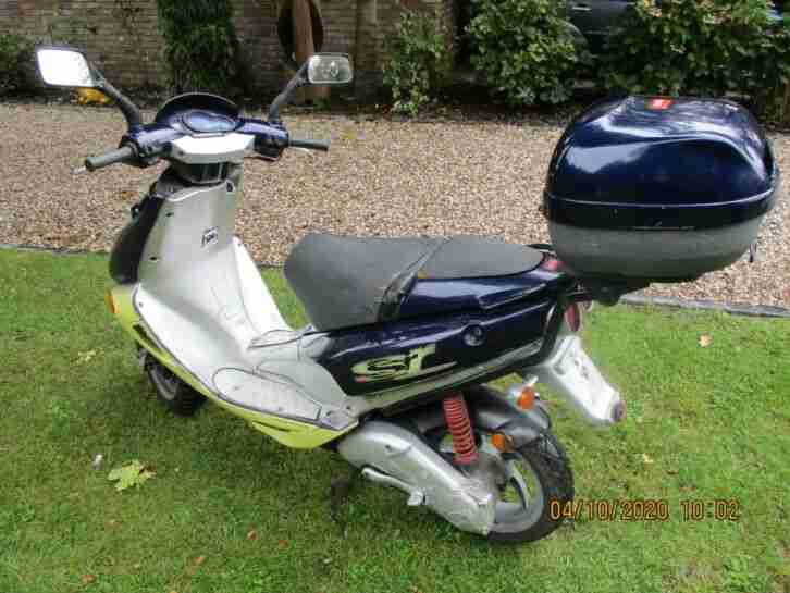Aprillia SR 50 als Ersatzteilträger