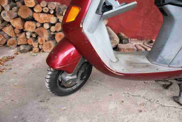 Aus zwei mach eins! Zwei Piaggio SKR 125 aus Diebstahlschäden abzugeben!