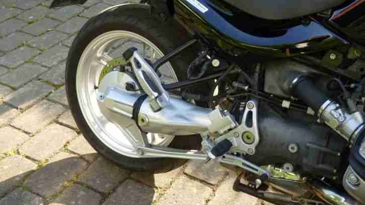 BMW R 1150 R in schwarzmetallic mit BMW-Kofferset