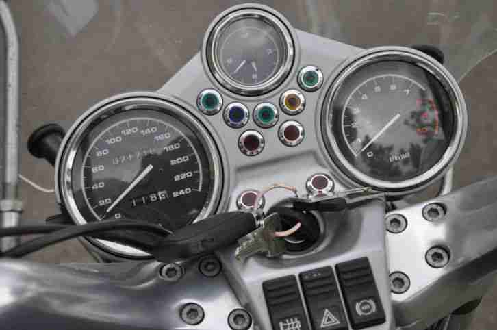 BMW R1100R - 57 KW, ABS, Griffheizung,Steckdose, höhenverstellbarer Sitz etc.