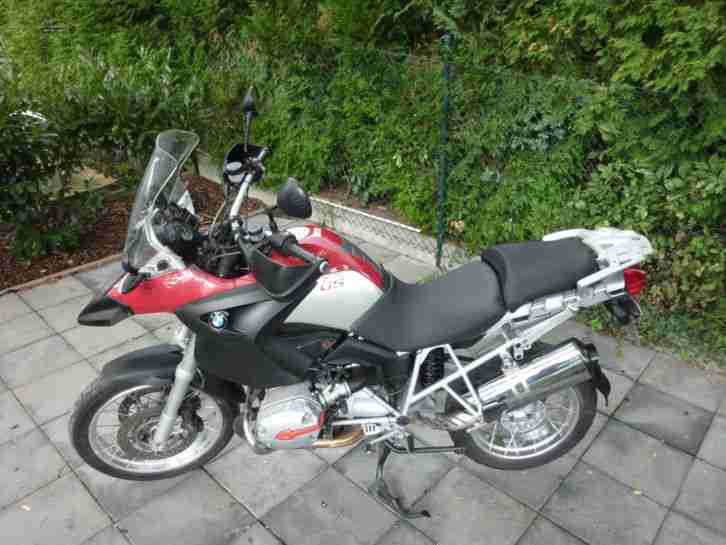 BMW R1200GS mit Variokoffer, Tankrucksack und Garmin-Zumo 660 LM