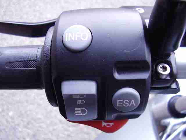 BMW R1200R R 1200 R RT GS beschädigt Unfall defekt EZ. 10.2006, 27500 KM