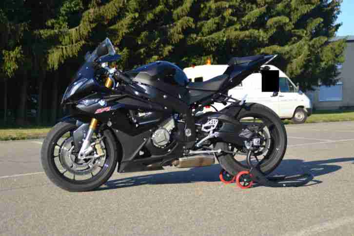 BMW S1000RR EZ 03/2014 5500Km TÜV 05/17 Umfaller