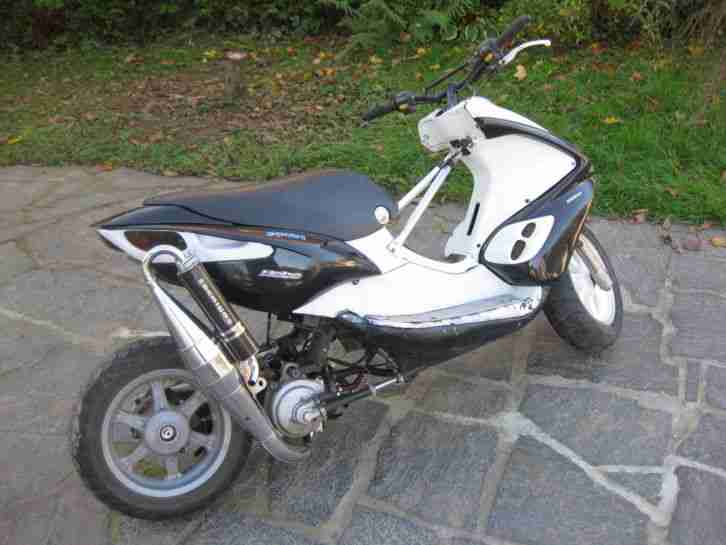 Benelli K2 491 Motorroller Moped 50ccm mit Papier (Aerox Yamaha Custom High End)