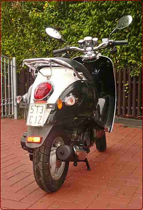 Benzhou Retroroller aus 2009 mit Mofazulassung Mofa No Vespa