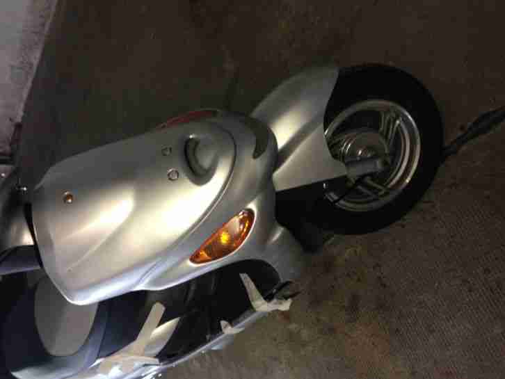 Biete ein Unfall JINLUN Motorroller an