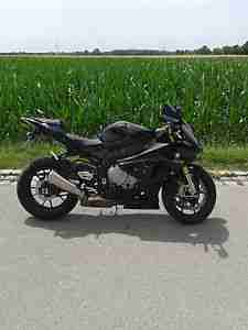 Bmw S1000RR Vollausstattung Schwarz 10000KM Bj 2013