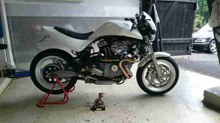 Buell M2 S1 Umbau Perlmuttweiß Top Umbau