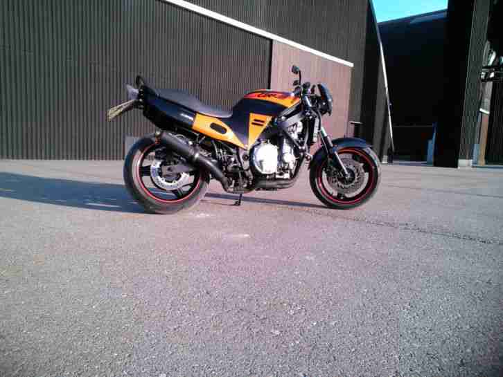 CBR 1000F SC21 Naked Umbau EZ 87 ca 45000km SC24 Schwingenumbau