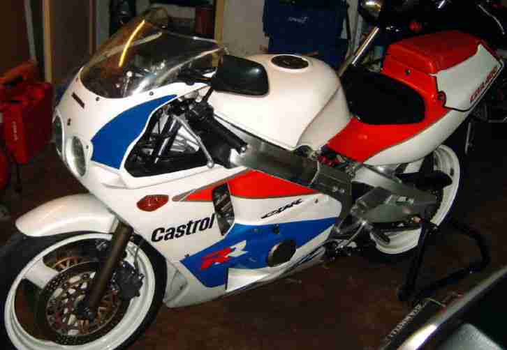 CBR 400 NC23 Rar!!!