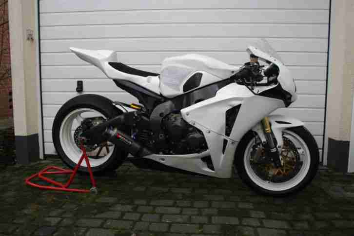 CBR1000RR SC59 - Racing Bike