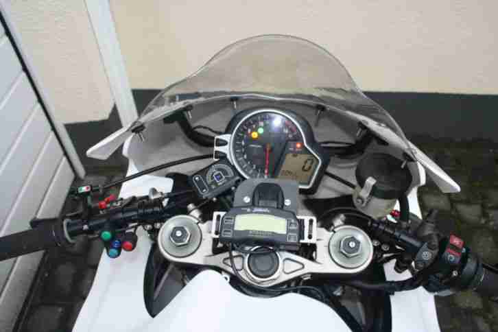 CBR1000RR SC59 - Racing Bike