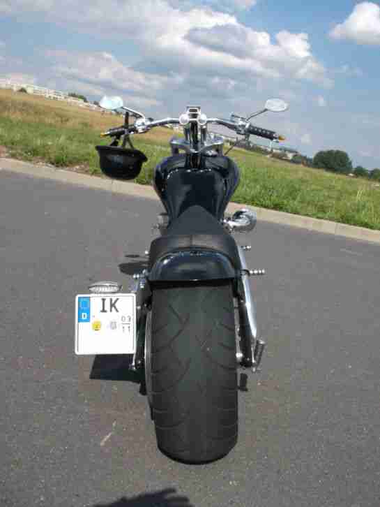 Costumbike Ironhorse mit 107 cui S&S Motor und 240 Reifen