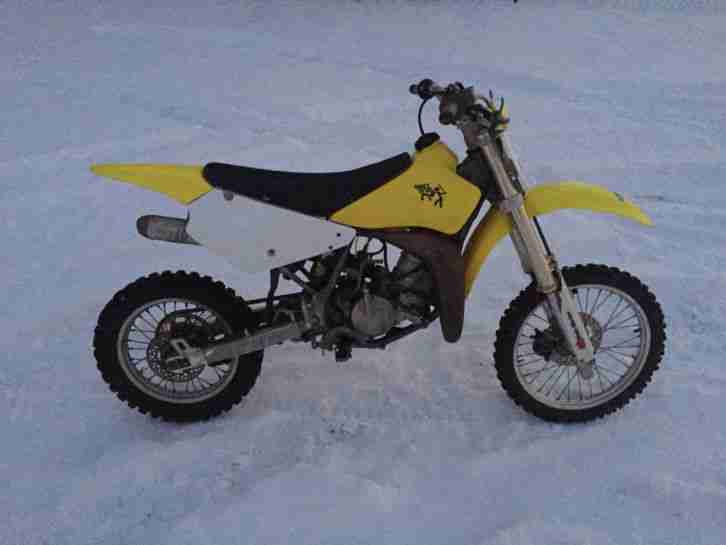 Cross Suzuki RM85