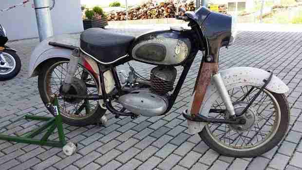 DKW RT 200 VS - GUTE OPTIK - VIELE ERSATZTEILE u.A. RAHMEN ETC