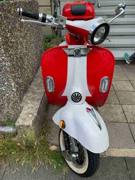 DREEMS Amalfi Retro eScooter Motorroller