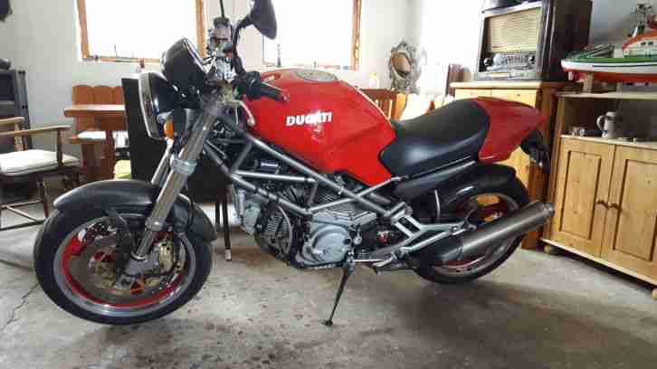 DUCATI 900 Monster mit vielen Extras