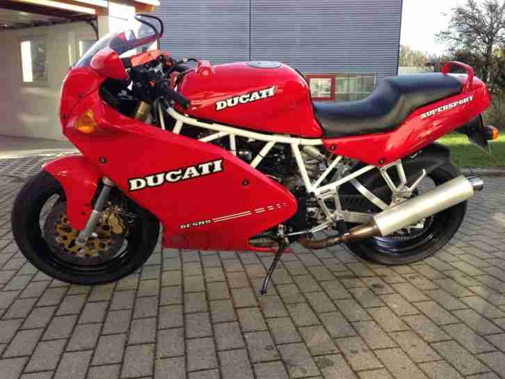 DUCATI 900SS