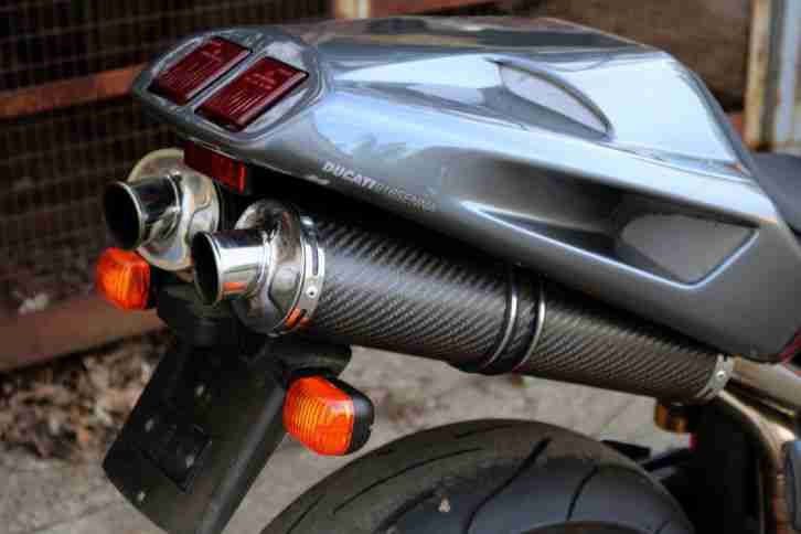 DUCATI 916 SENNA SERIE 1 -> Hommage an Formel 1 Rennfahrer Aryton Senna