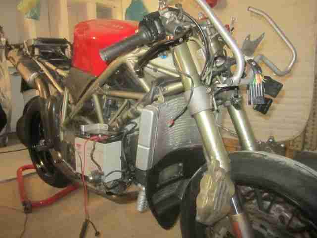 DUCATI 916 SP Eine der Ersten!!! Sehr, sehr viele Teile für echte Liebhaber.