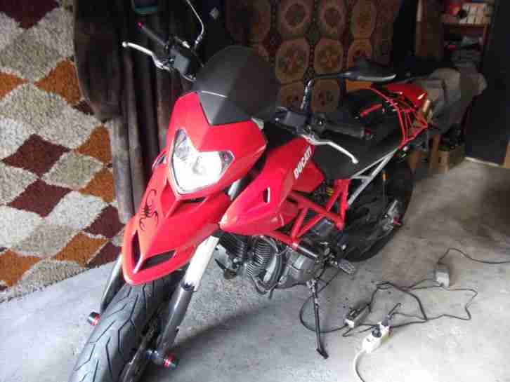 HYPERMOTARD 796 ROT EZ 2011 NUR 4163