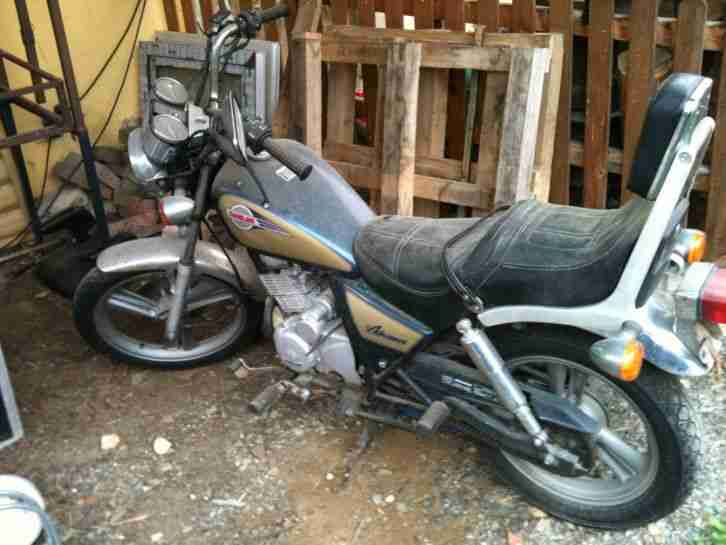 Daelim 125 Chopper