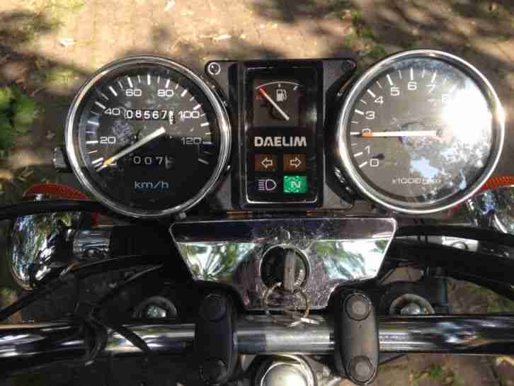 Daelim VC 125 F + Ersatzmotorrad