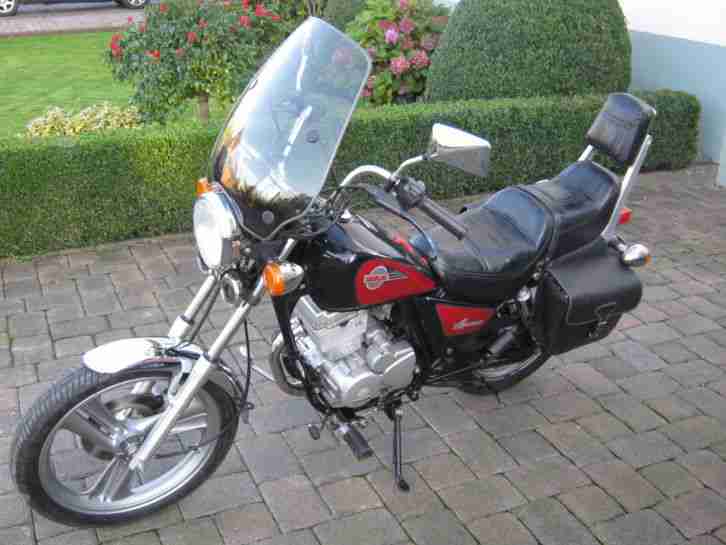 Daelim VC125 F Advance gepfegter Zustand Bj:1996 mit Koffer,Tankrucksack,Scheibe