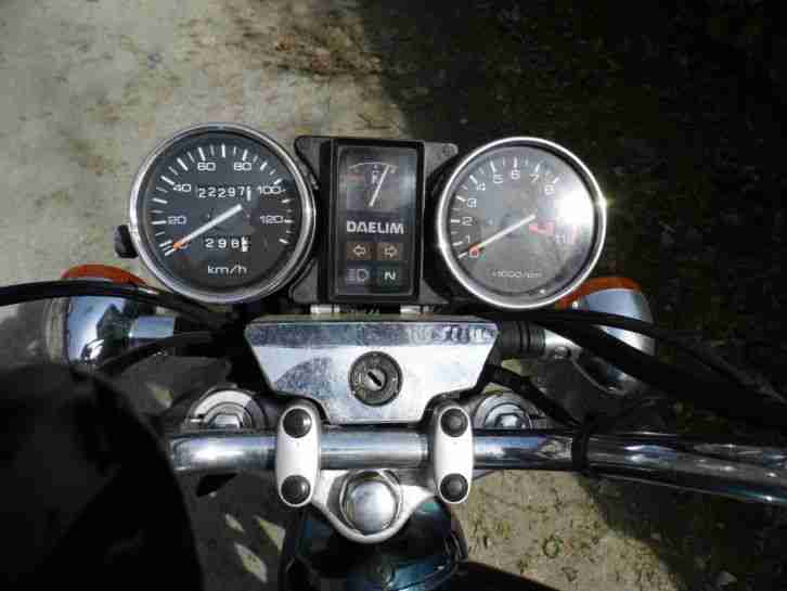 Daelim VS 125 F - TÜV 05.2016 - Sissibar, Packtaschen, Windabweiser