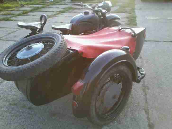 Dnepr K650 Motorrad Gespann