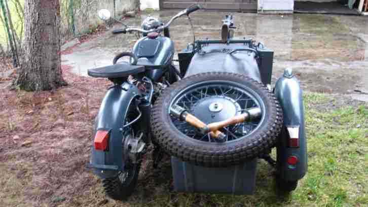 Dnepr K750 Gespann im Wehrmachsdesign