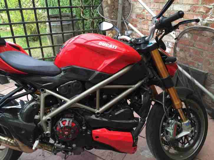 Ducati 1098 S Streetfighter neuer Service, neue Reifen