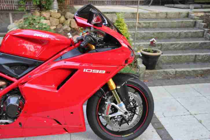 Ducati 1098s, erst