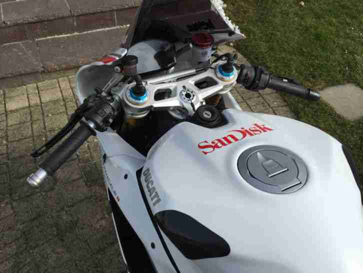 Ducati 1199 Panigale S Rennmotorrad TOP!!!