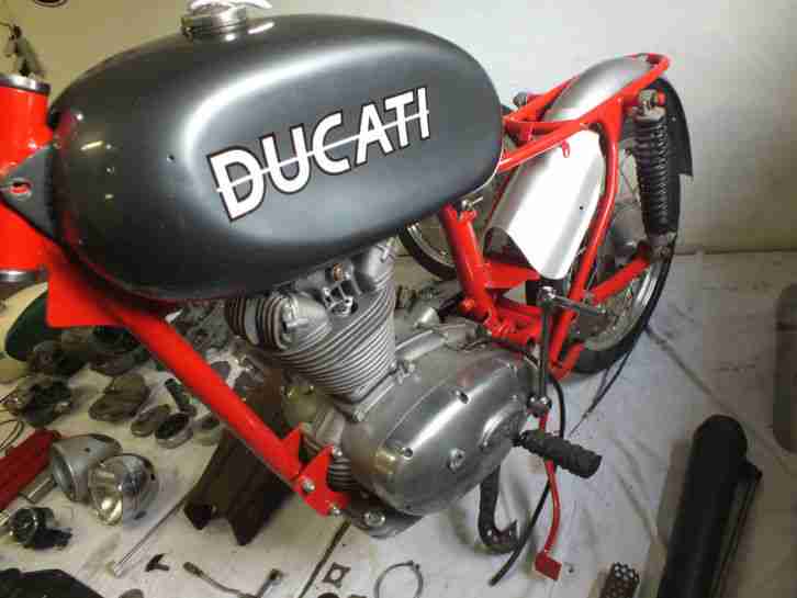 Ducati 175 - 125 - Königswelle - Konvolut - Rarität - zum Restaurieren