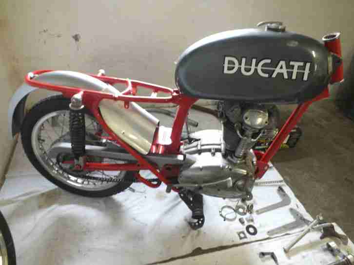 Ducati 175 - 125 - Königswelle - Konvolut - Rarität - zum Restaurieren