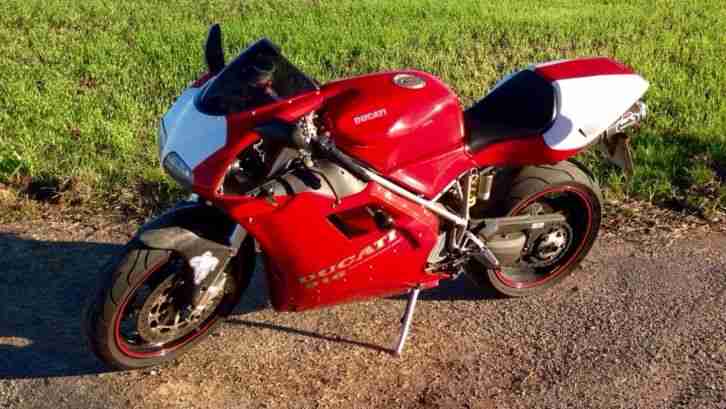 Ducati 748 E Monoposto mit Zubehör