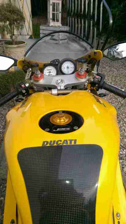 Ducati 748 S