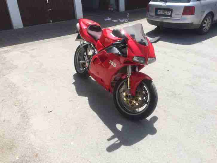 Ducati 748 S