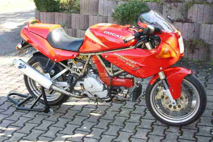 Ducati 750 SS Nuda mit original ESD