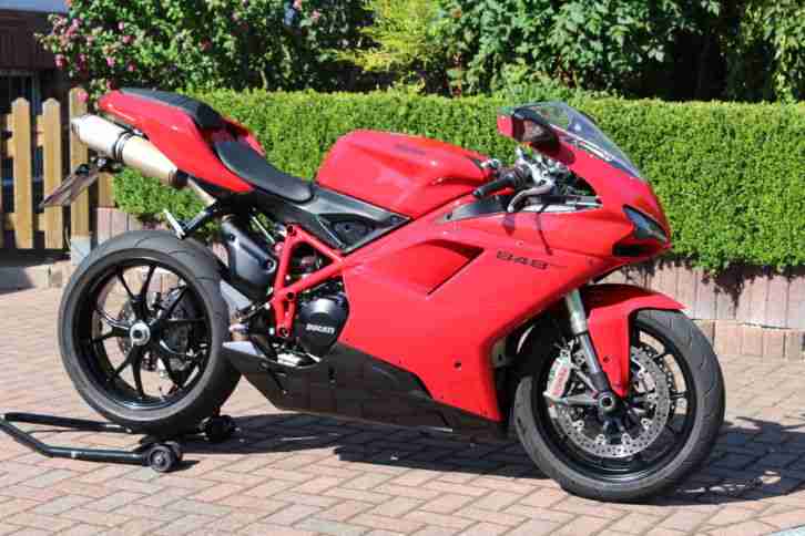 Ducati 848 EVO / Top Zustand / 1. Hand / Bingo-Bikes