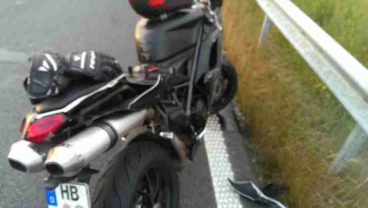 Ducati 848 Evo Schwarz