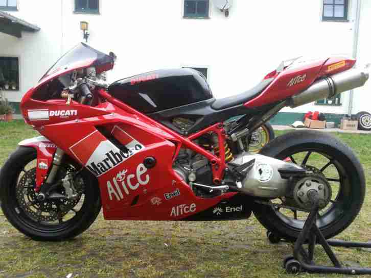 Ducati 848 - Racing