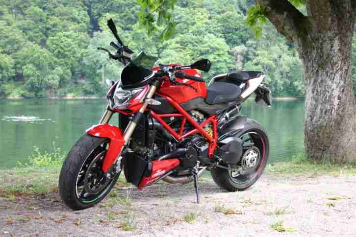 Ducati 848 Streetfighter Performance