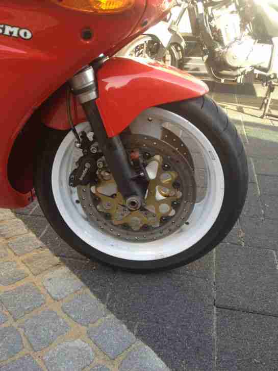 Ducati 851